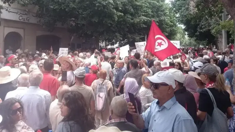 حزب الشعب الديمقراطي يتظاهر للمطالبة بالإفراج عن عبير موسي